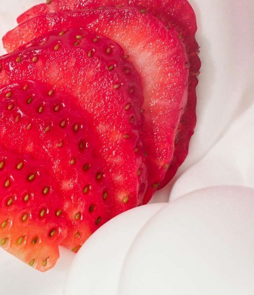 Лосьйон для тіла EOS - Strawberry Dream 1886 фото